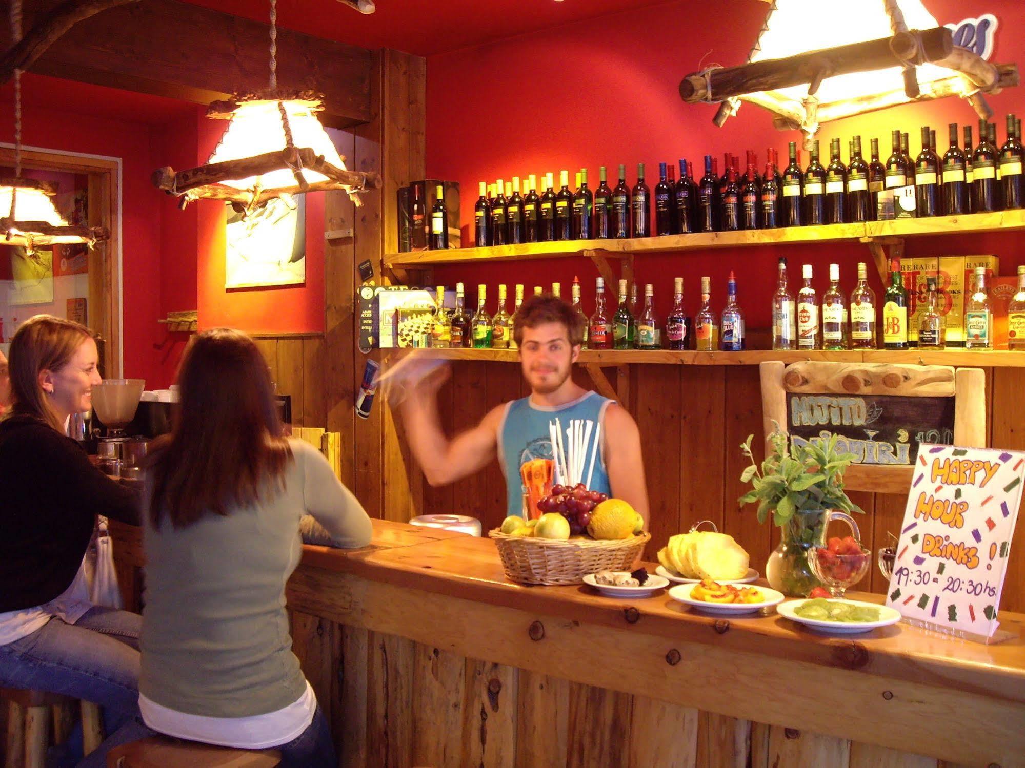 Marcopolo Inn Hostel Bariloche (Adults Only) San Carlos de Bariloche Exterior foto